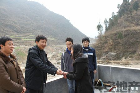 興安地產(chǎn)集團(tuán)一分公司計(jì)劃捐資重建二郎小學(xué)