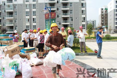 集團領導慰問高溫一線員工
